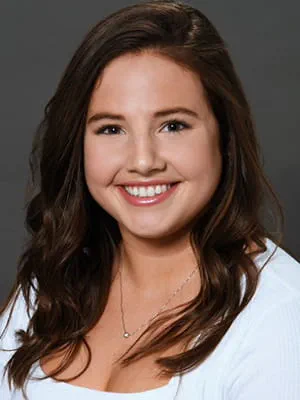 fona_findexec_liz_mccormick_300x400